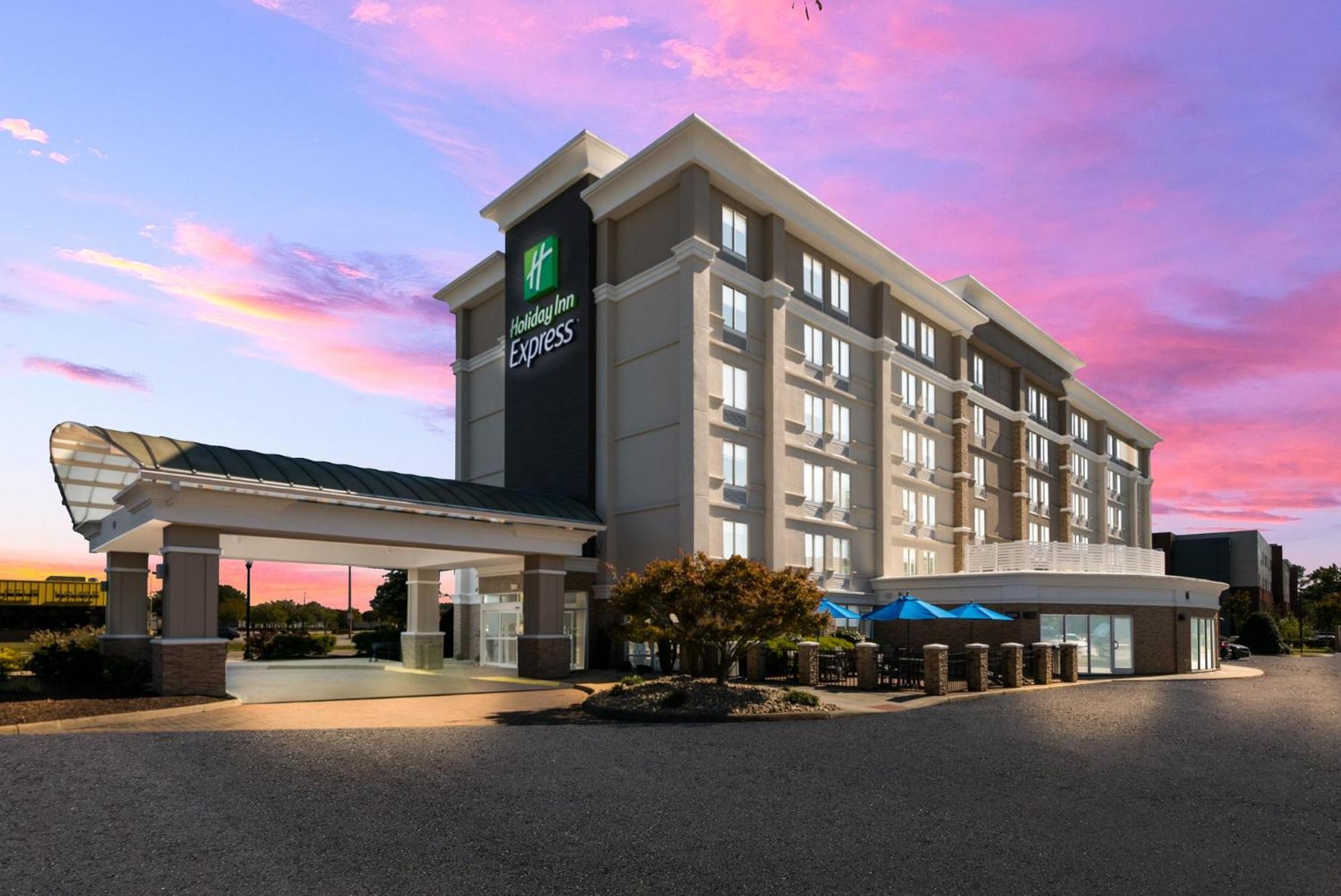 Holiday Inn Express Hotels- Hampton By Ihg Exterior photo